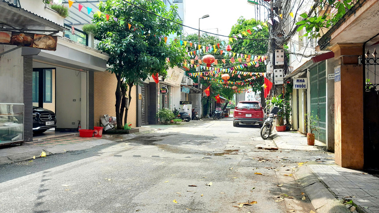 Bán nhà Phạm Văn Đồng, Ngõ rộng thênh thang, Santafe đỗ cửa, 3 bước ra phố, Dân trí cao, 40m2, Chỉ nhỉnh 7 tỷ